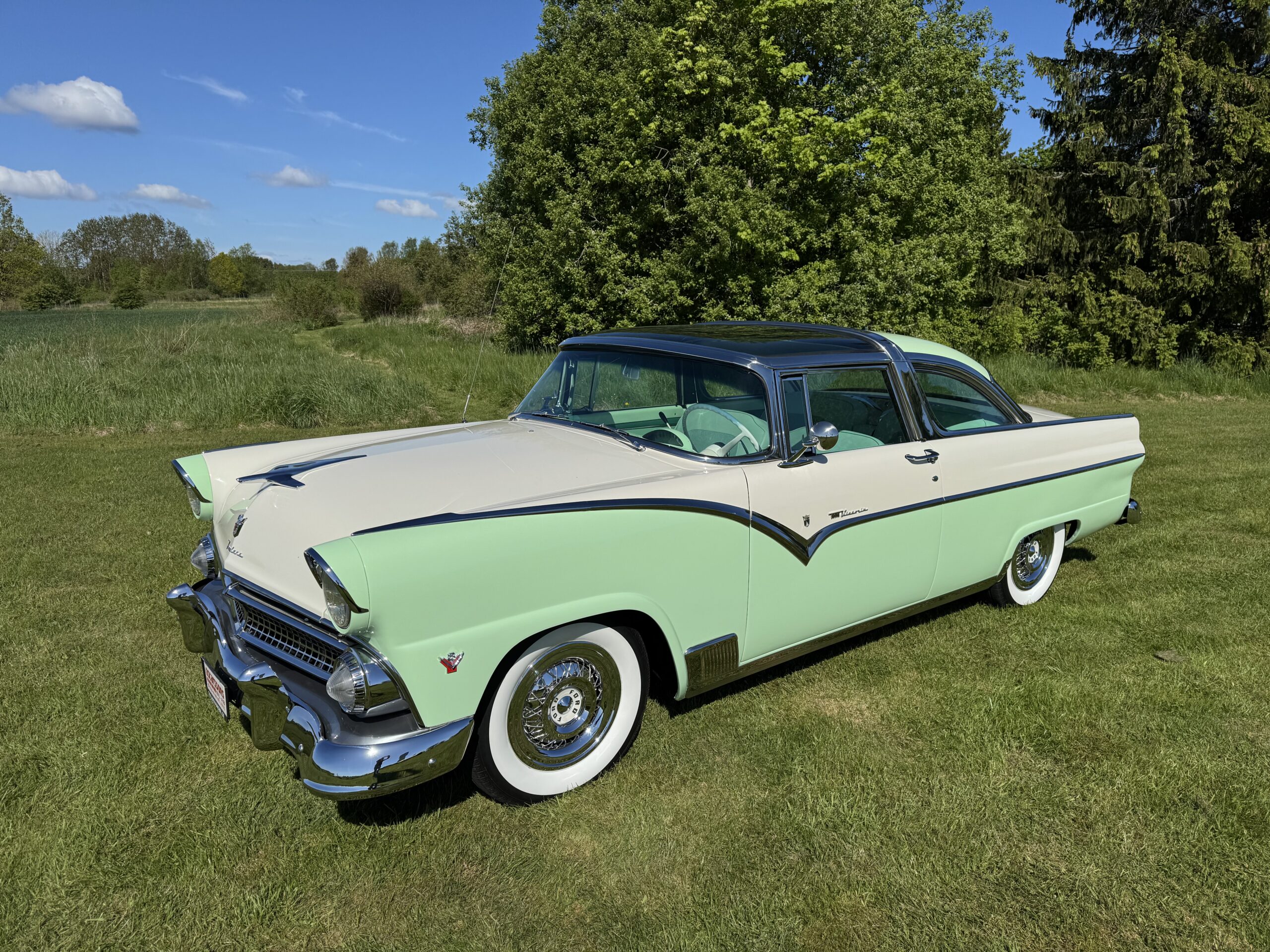Ford Crown Victoria GLASTAK 64B 1955 “Fully equipped” car in very good condition!