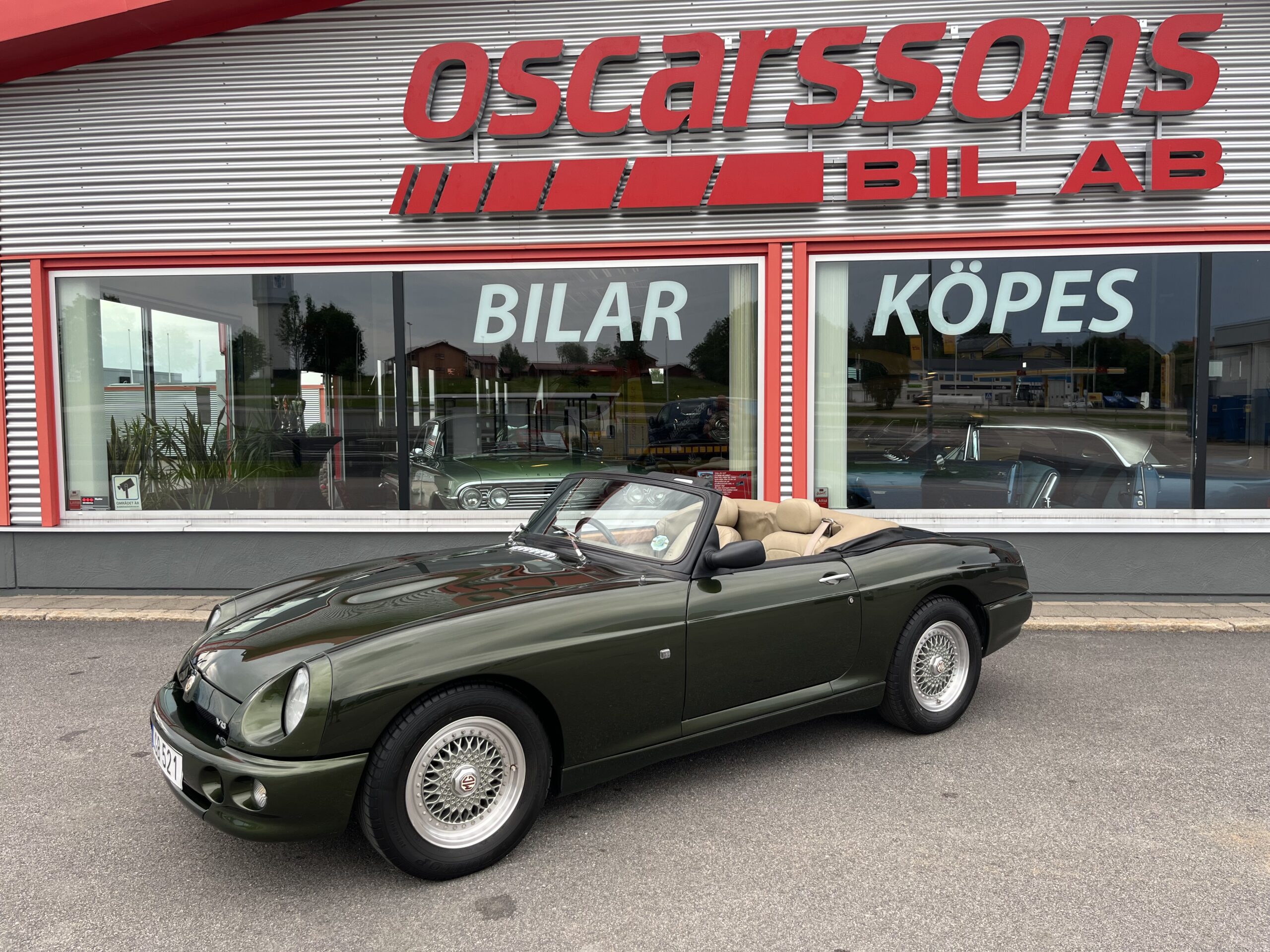 MG RV8 Convertible 1995