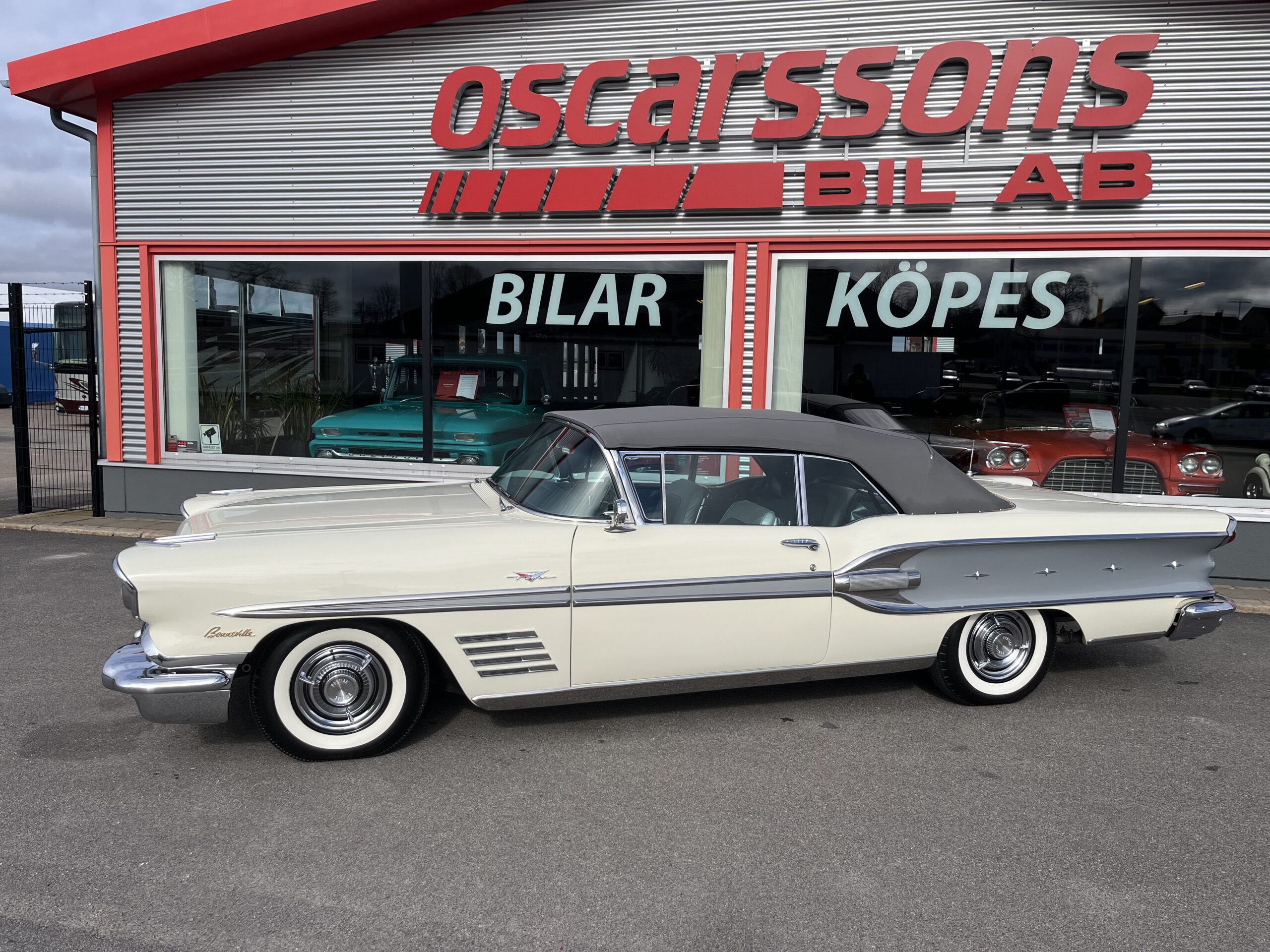 Pontiac Bonneville Convertible 1958 Fully restored car!