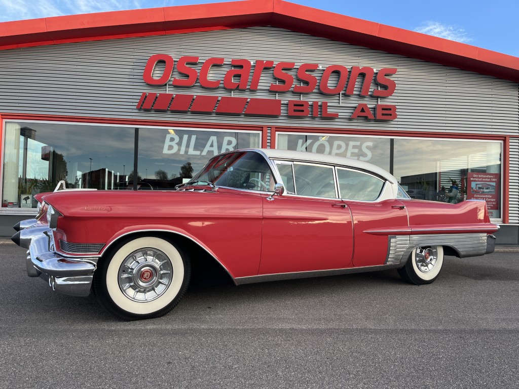 Cadillac Fleetwood 1957 Helrenoverad bil! (Såld)