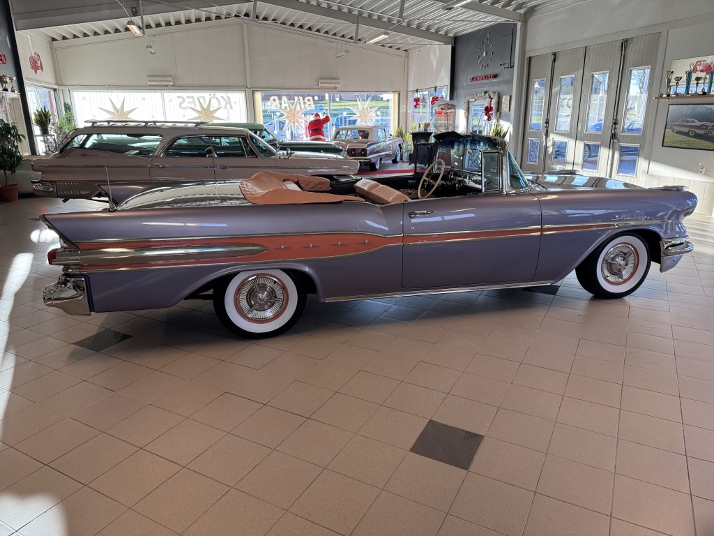 Pontiac Starchief Convertible 1957 Swedish full restoration!