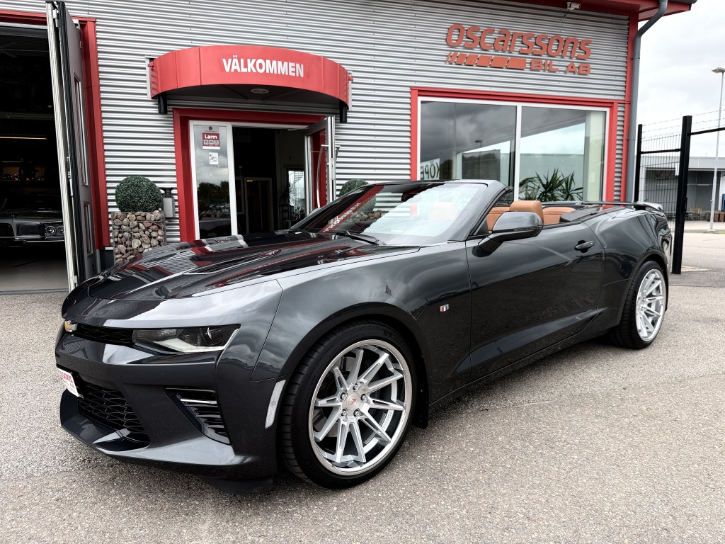 Svensksåld Chevrolet Camaro SS Convertible 2018 med V8:a samt automat / Ljusbrunt läder / Specialhjul!