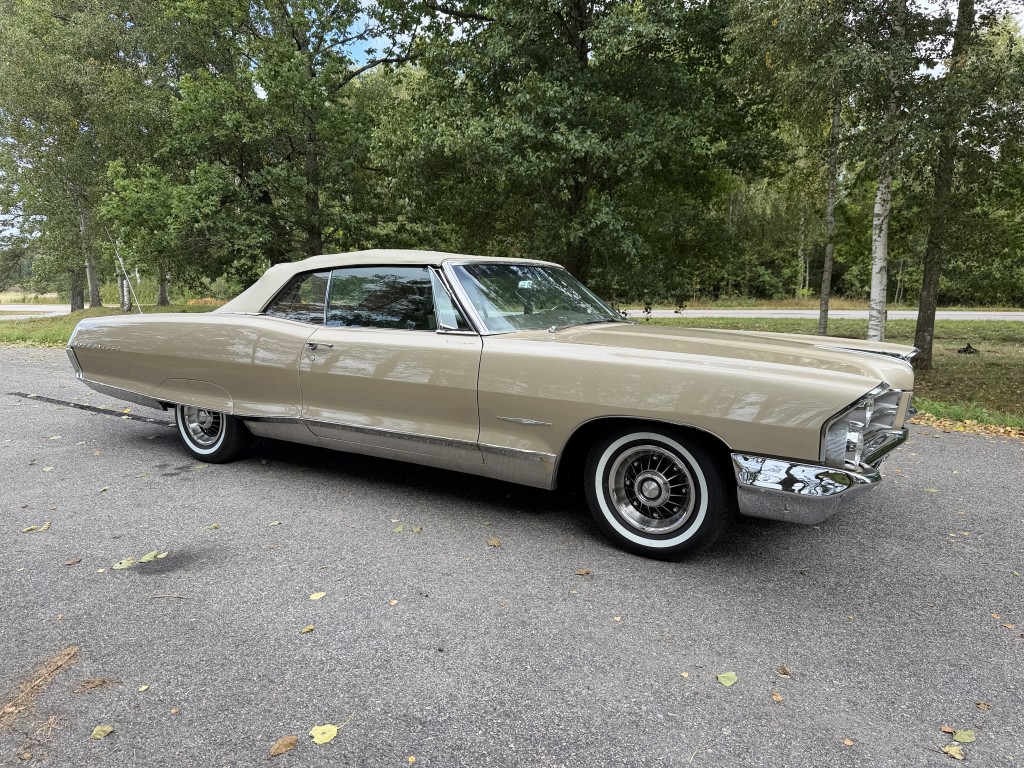 Pontiac Bonneville Convertible 1965 En riktig läckerbit som är välutrustad! (Reserverad)